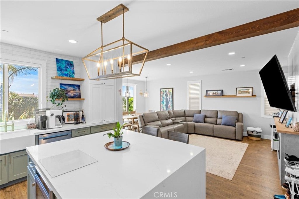 38496 Windingwalk