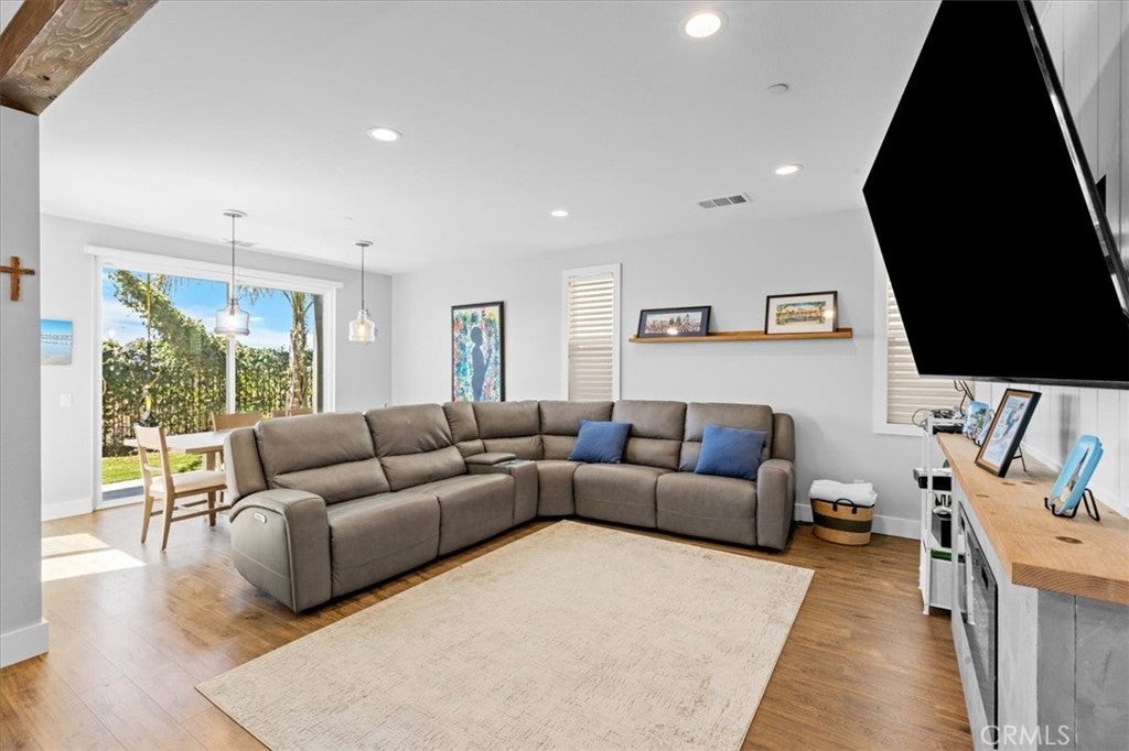 38496 Windingwalk