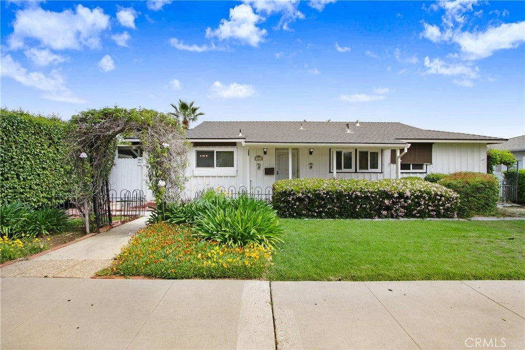 Photo of 927 Alta Loma Drive, Corona, CA 92882 (MLS # PW26202430)