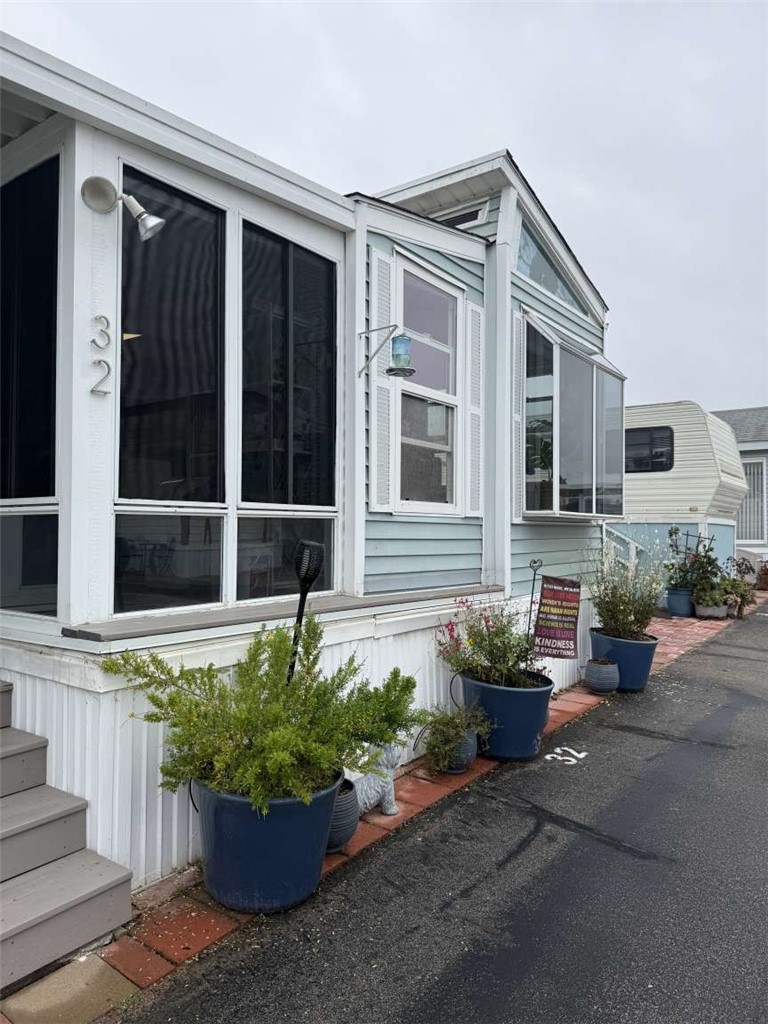 200 S Dolliver Street 32