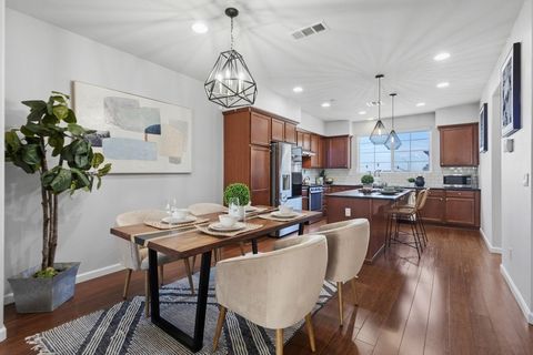 Photo of 5811 Via Lugano, Fremont, CA 94555 (MLS # 41121112)