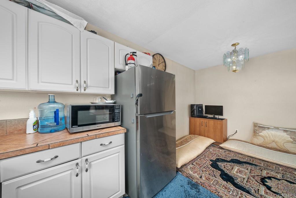 908 S sunshine Ave 18