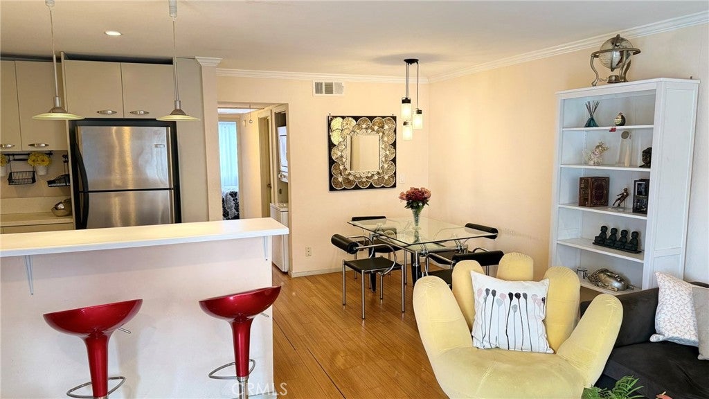 957 S Gramercy 203
