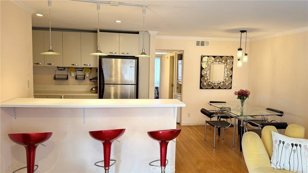 957 S Gramercy 203