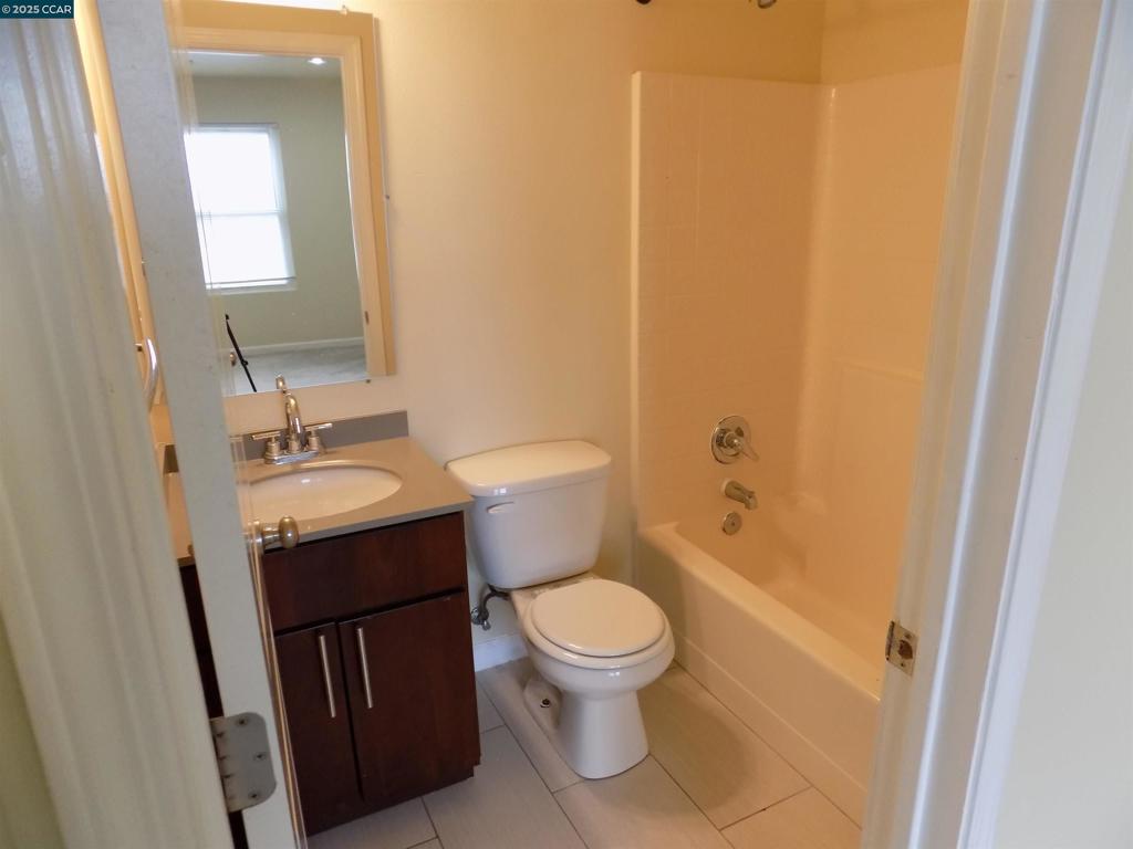 PARK PLAZA - Residential Lease