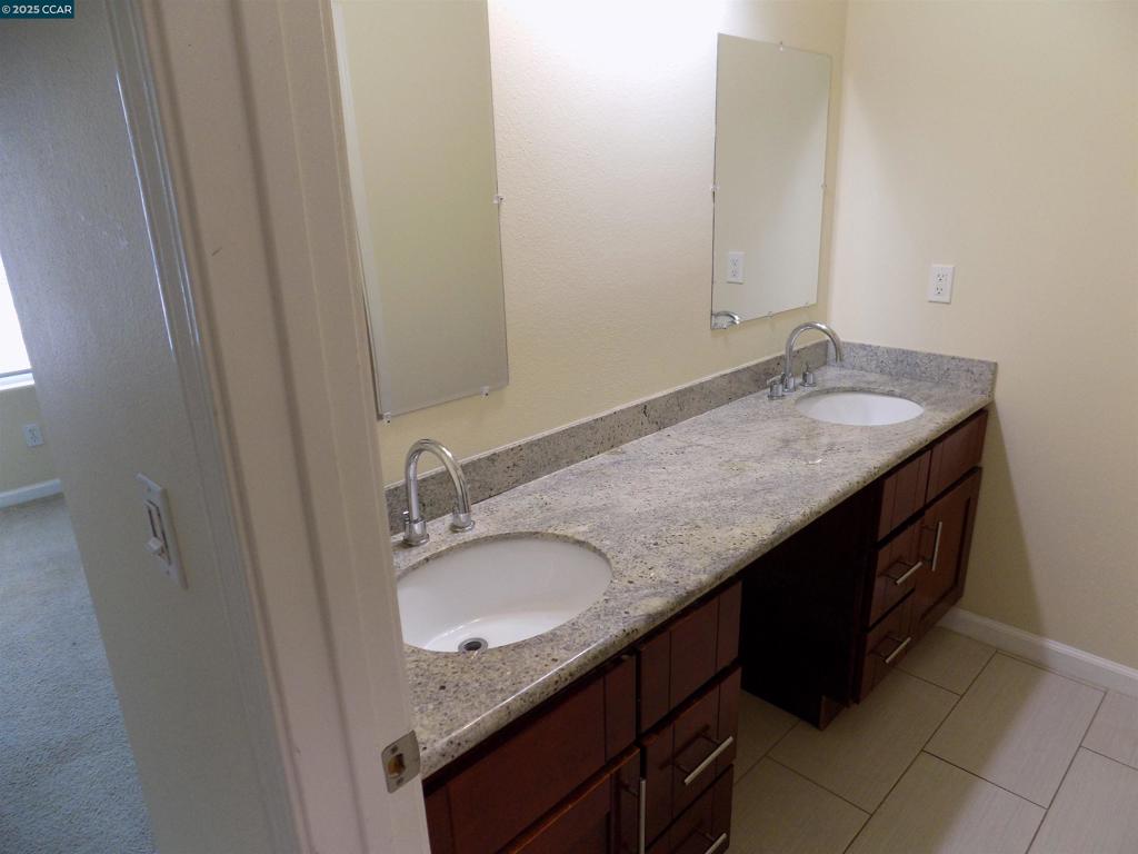 PARK PLAZA - Residential Lease