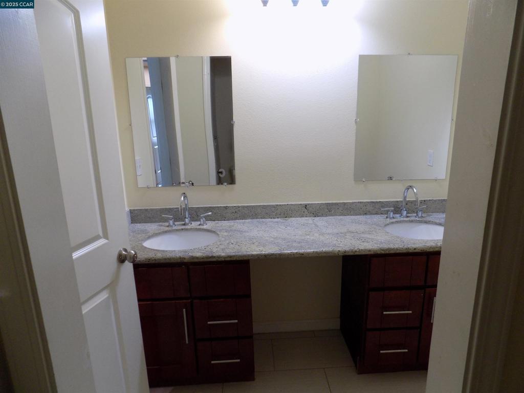 PARK PLAZA - Residential Lease
