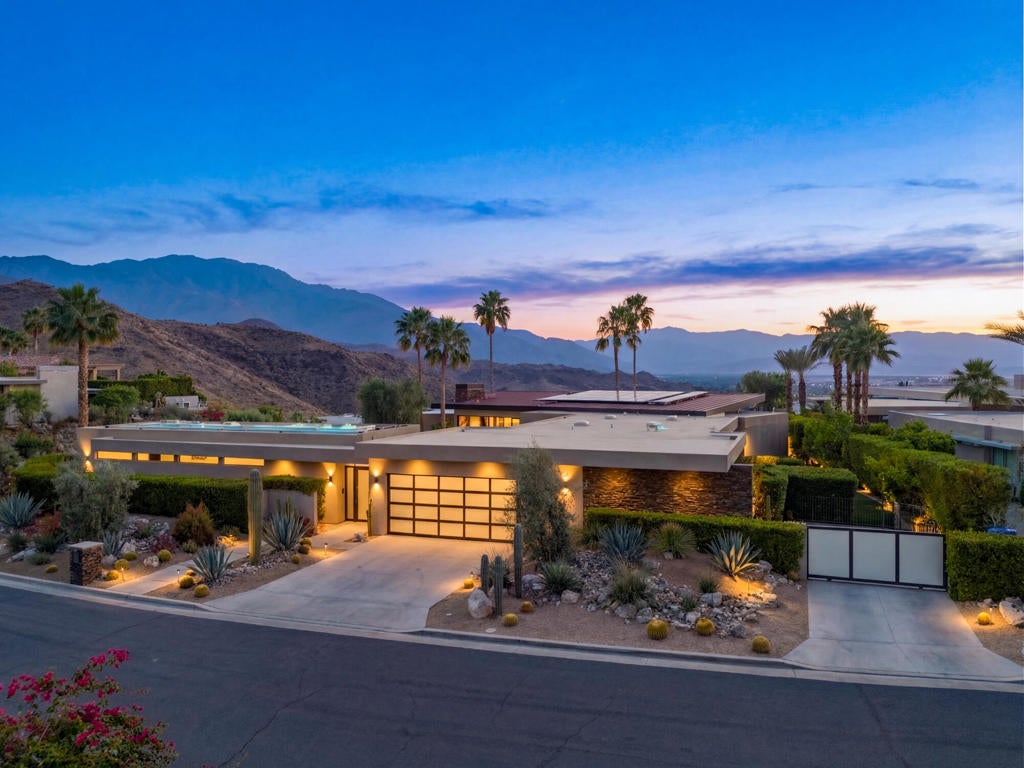 7 Rockcrest Drive