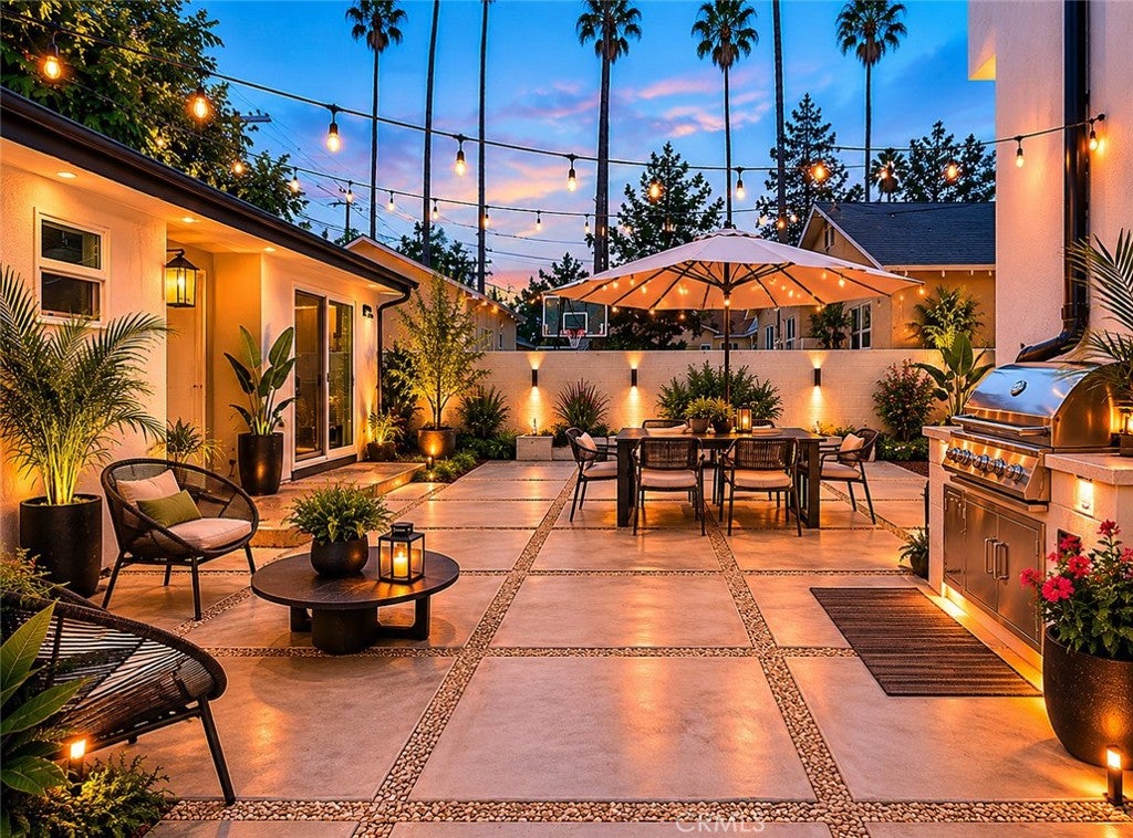 4928 8th Avenue, Los Angeles CA 90043