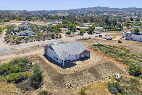 Tiny photo for 39127 Corte Venture, Temecula, CA 92592 (MLS # 260009498SD)
