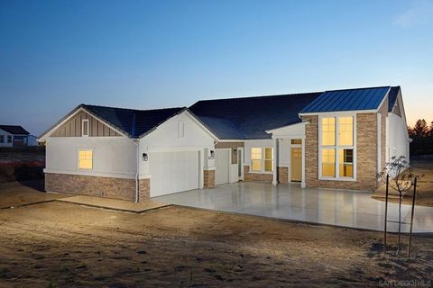 Photo of 39127 Corte Venture, Temecula, CA 92592 (MLS # 260009498SD)