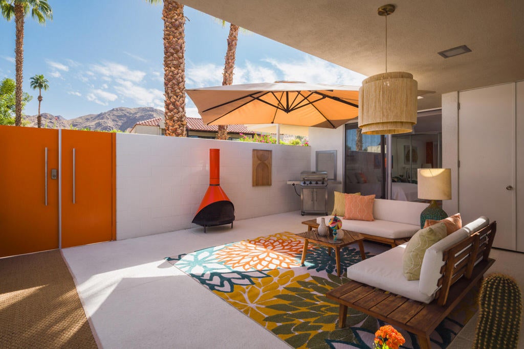 371 Desert Lakes Drive