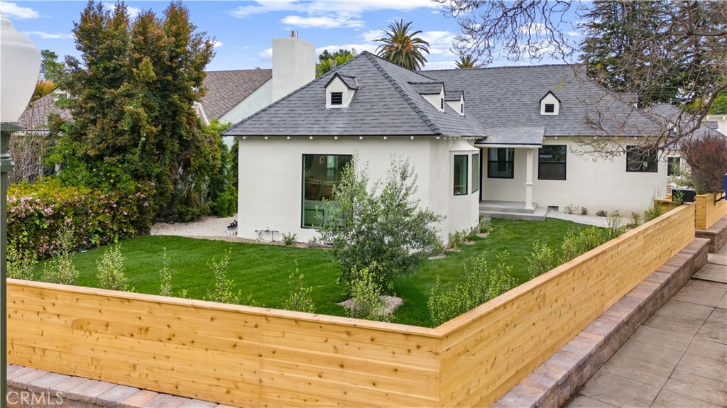 Properties 1 10584 Wellworth Avenue