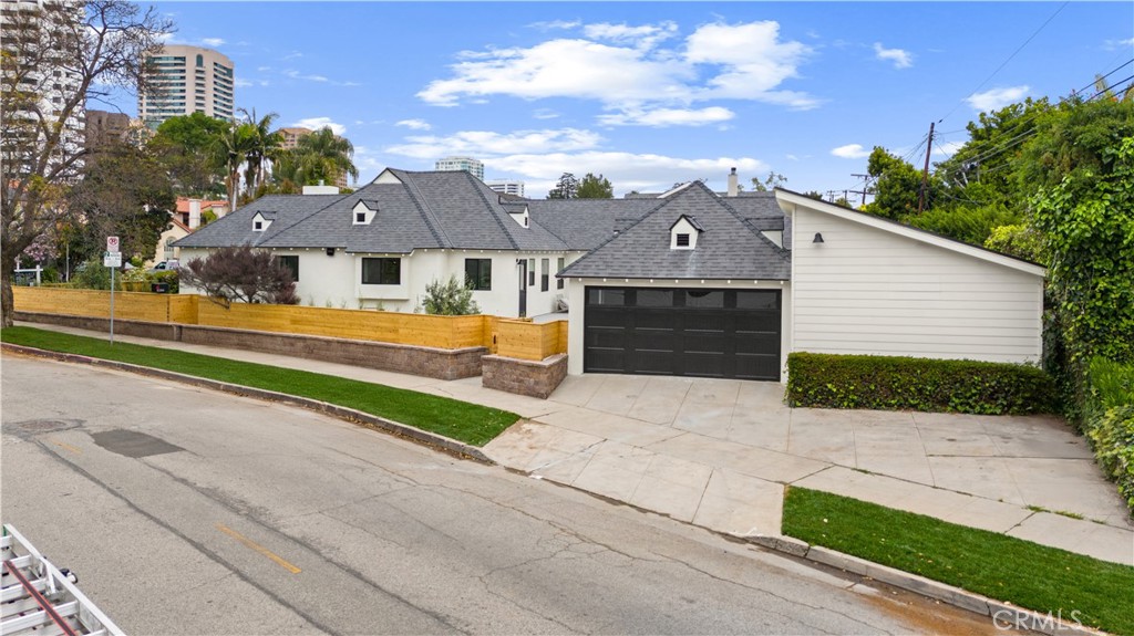 Properties 3 10584 Wellworth Avenue