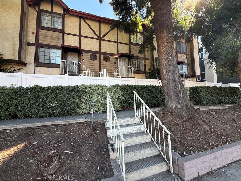 Photo of 21930 Valerio Street #15, Canoga Park, CA 91303 (MLS # SR25243256)