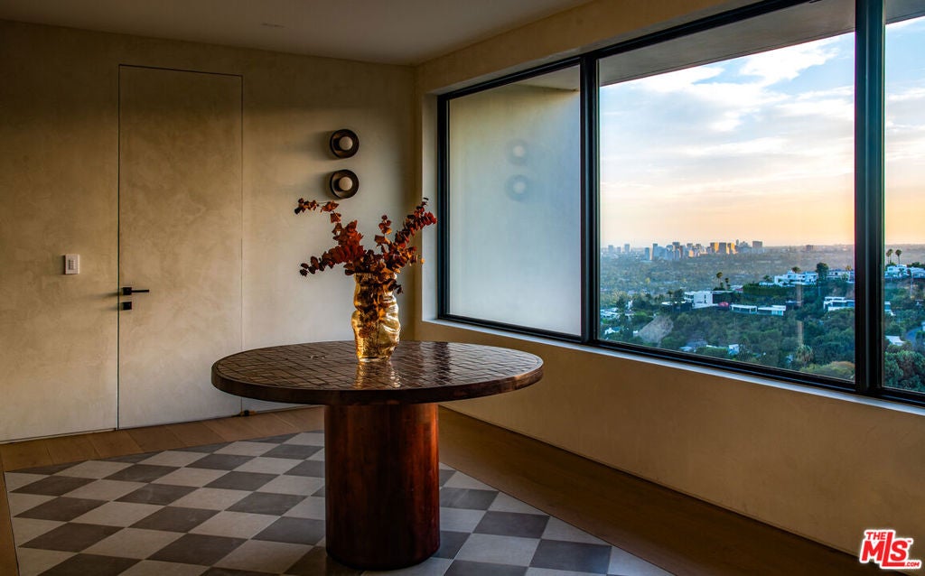 Photo of 1511 Skylark Lane, Los Angeles, CA 90069 (MLS # 26986095)