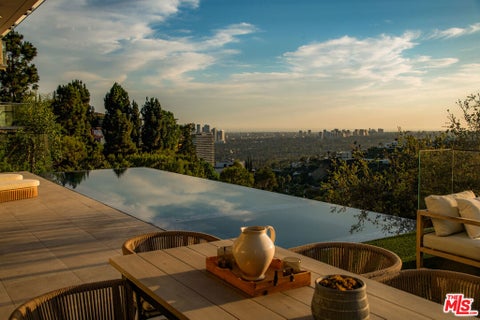 Photo of 1511 Skylark Lane, Los Angeles, CA 90069 (MLS # 26986095)