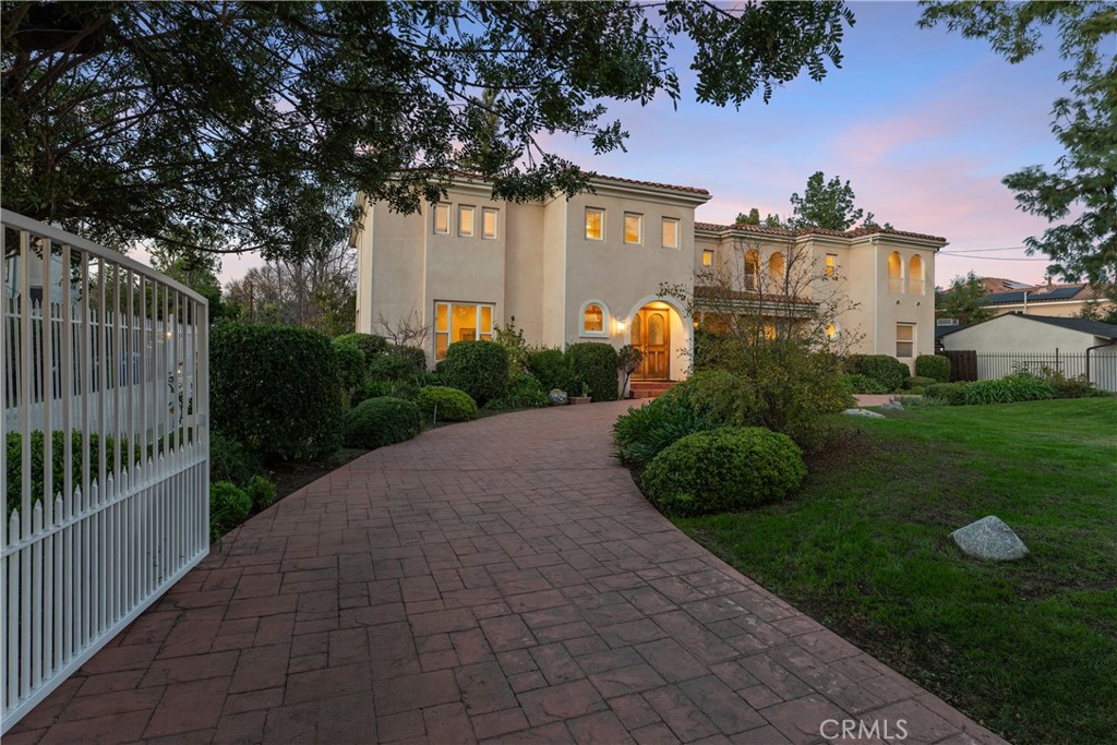 23023 Hatteras Street