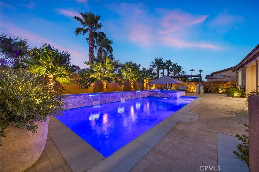 81916 Mission Palms