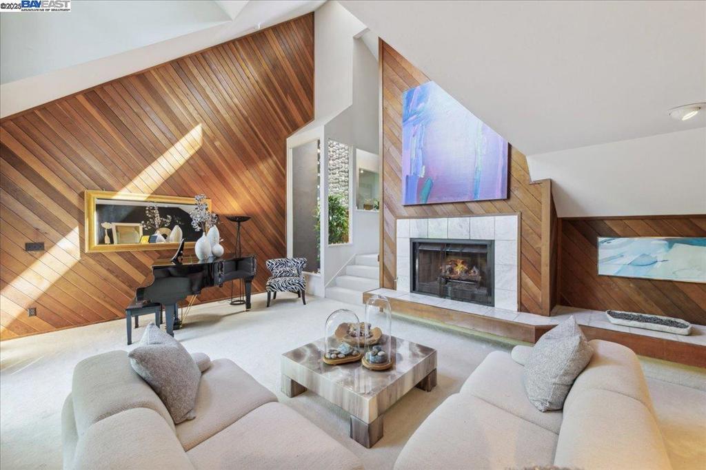 FOOTHILL AREA - Residential