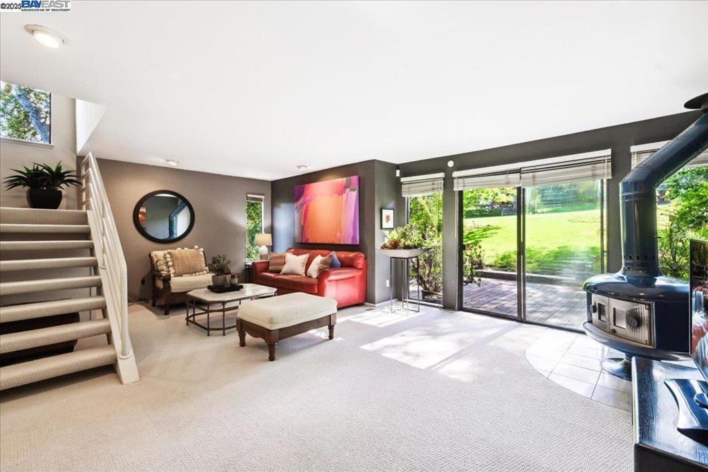 FOOTHILL AREA - Residential