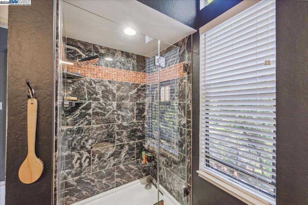 FOOTHILL AREA - Residential
