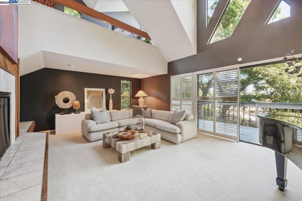 FOOTHILL AREA - Residential
