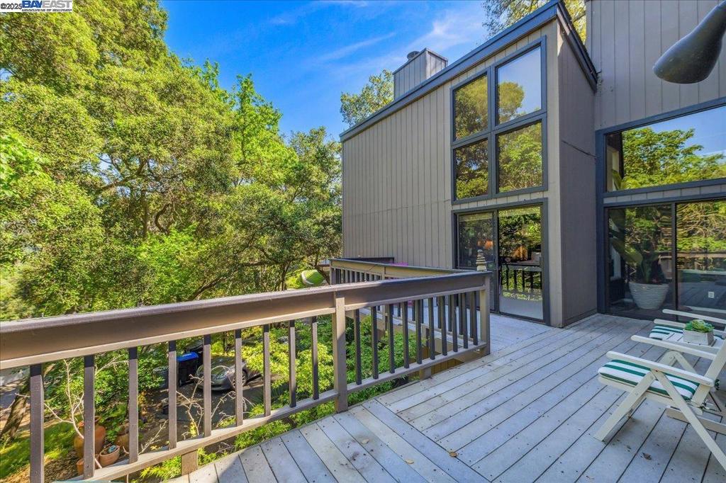 FOOTHILL AREA - Residential