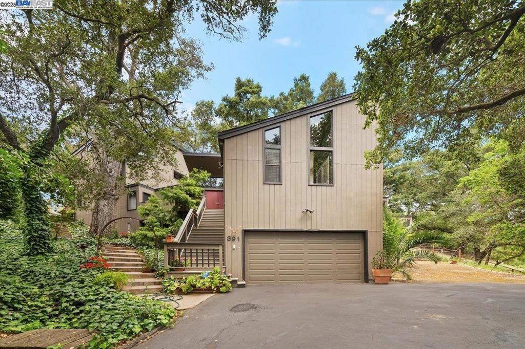 FOOTHILL AREA - Residential