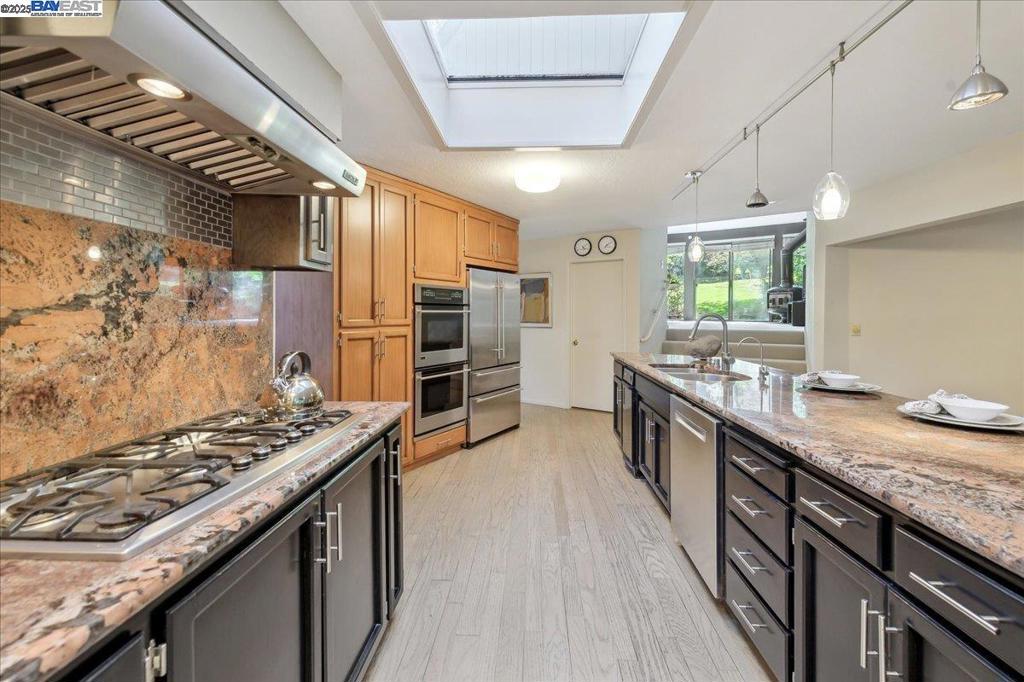 FOOTHILL AREA - Residential