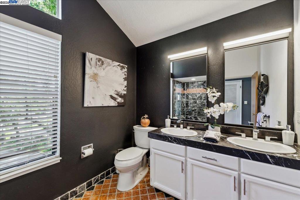 FOOTHILL AREA - Residential