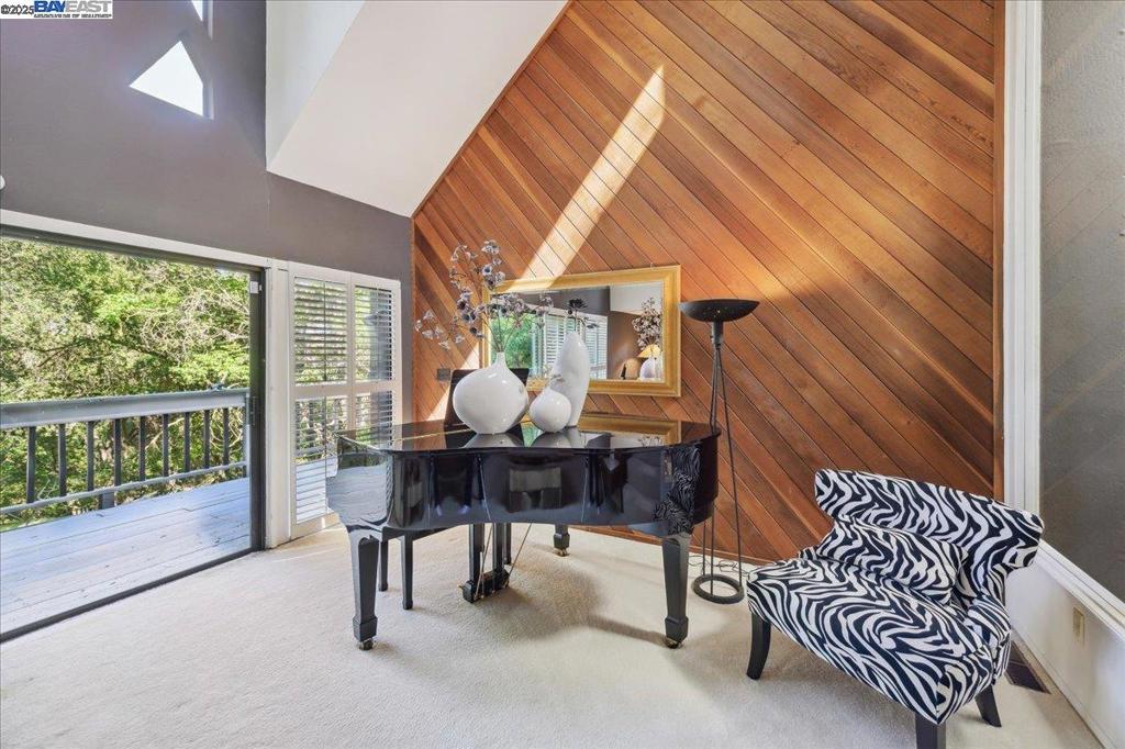 FOOTHILL AREA - Residential