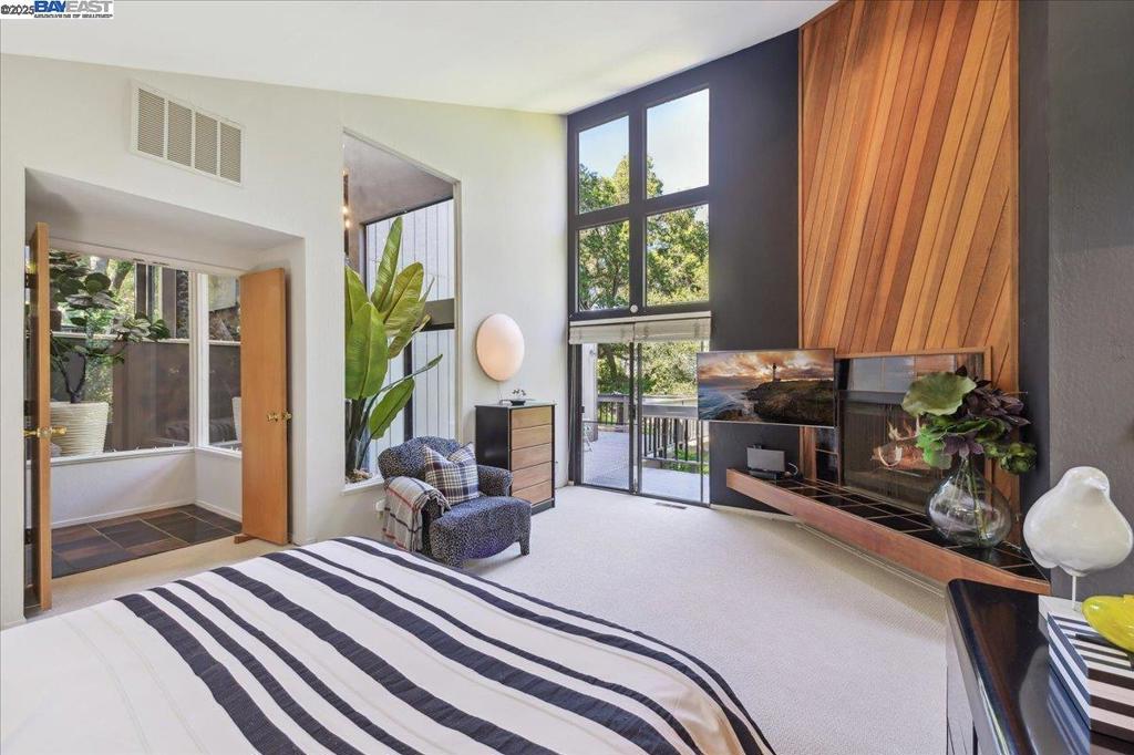 FOOTHILL AREA - Residential