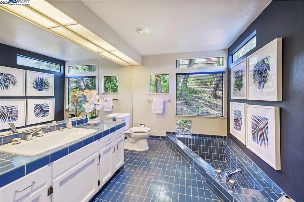 FOOTHILL AREA - Residential