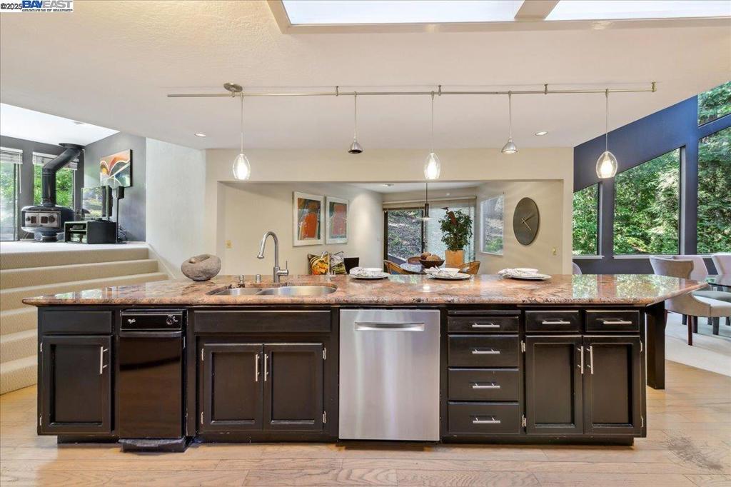 FOOTHILL AREA - Residential