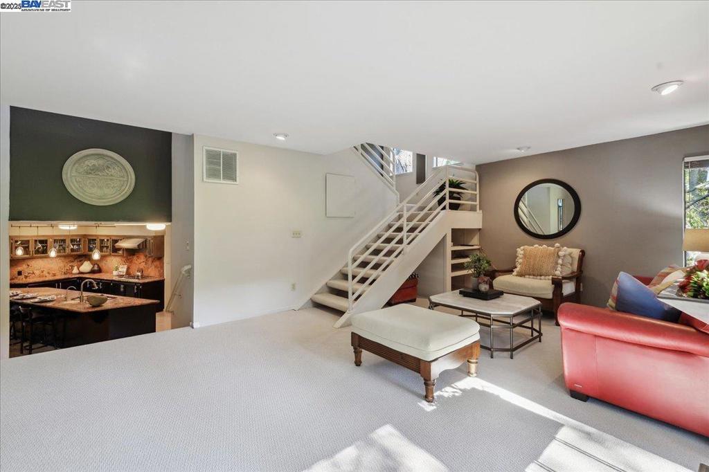 FOOTHILL AREA - Residential