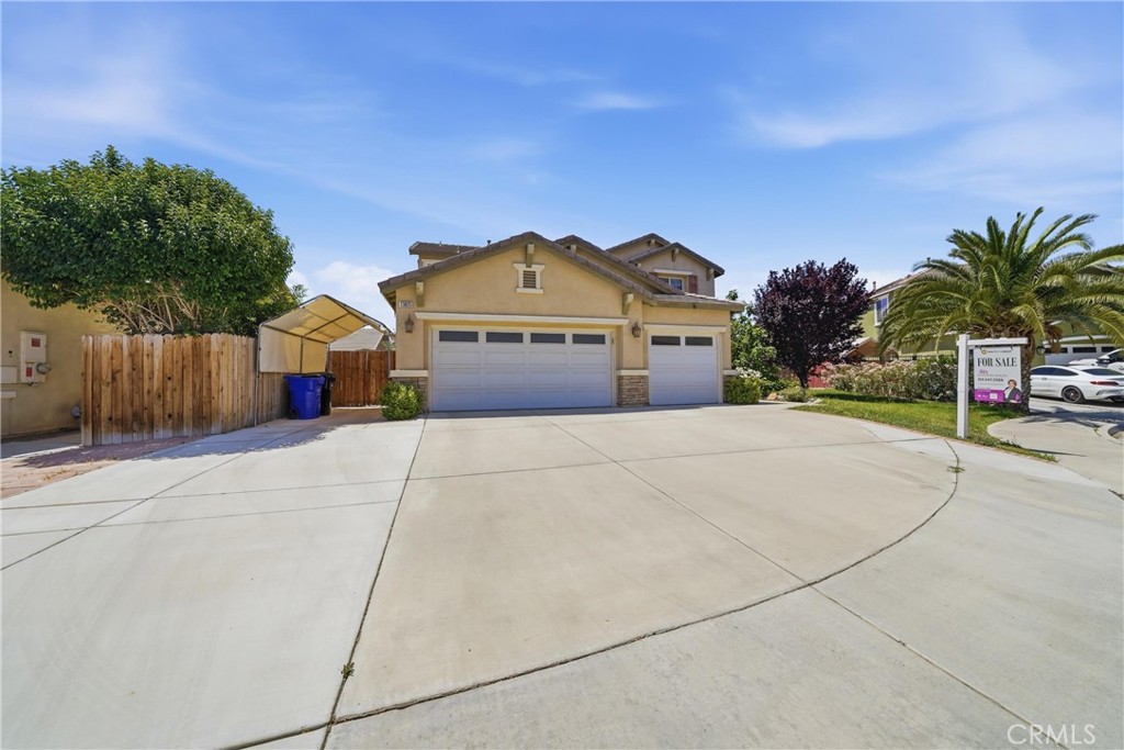13825 Hawk Court