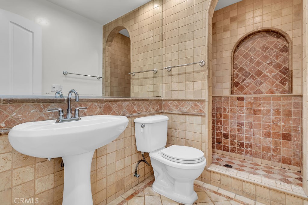 Marina Pacifica (MRP) - Residential Lease