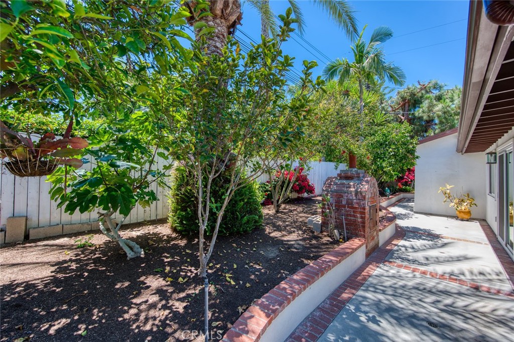 327 Santa Isabel, Newport Beach CA 92660 - Photo 23
