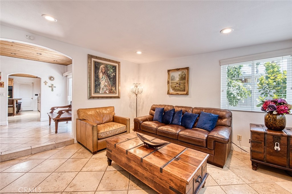 327 Santa Isabel, Newport Beach CA 92660 - Photo 9