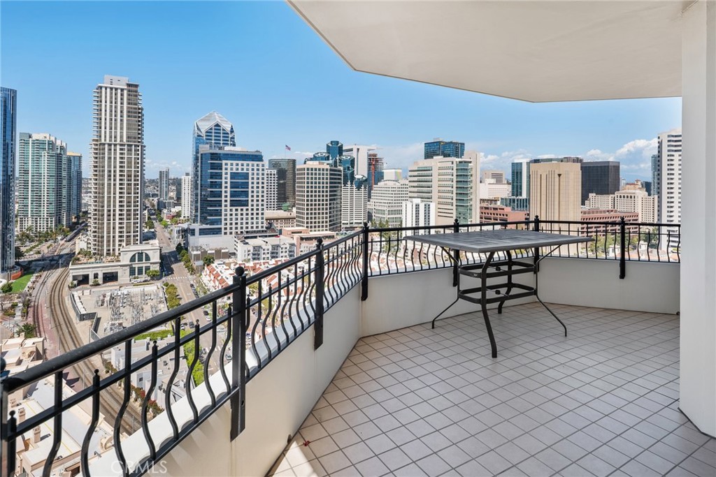 700 W Harbor Drive 2301