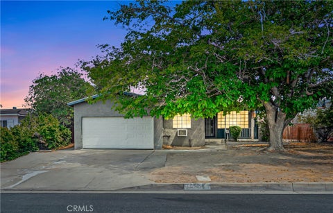 Photo of 44258 Foxton AVE, Lancaster, CA 93535 (MLS # SR26190172)