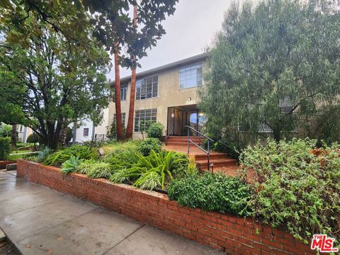 Photo of 1321 N Laurel Avenue #12, West Hollywood, CA 90046 (MLS # 26654611)