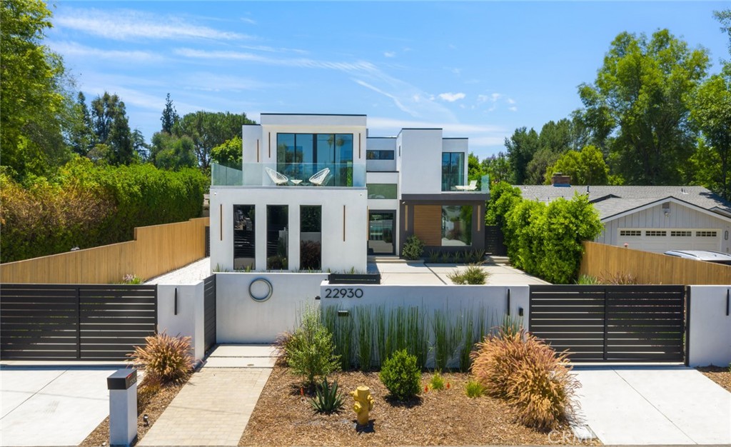 Properties 3 22930 Dolorosa Street