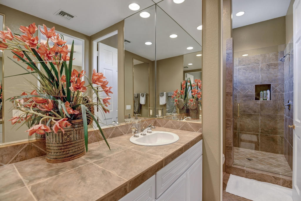 Avondale Country Clu - Residential Lease