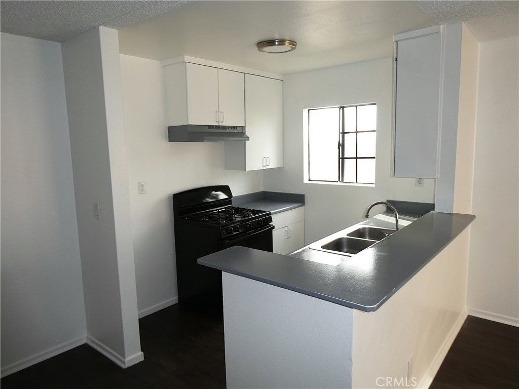 542 N Normandie Avenue