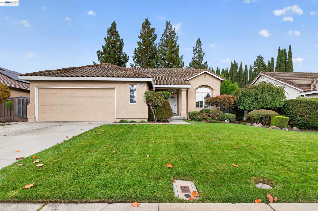 4853 Julie St