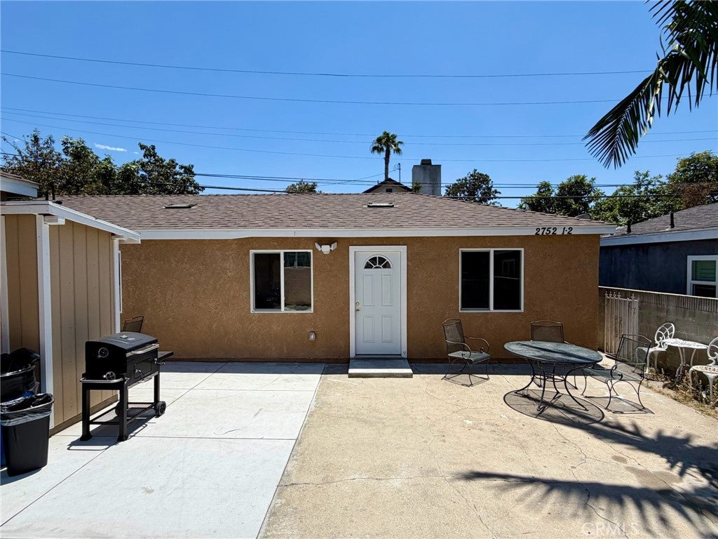 2752 E Harrison
