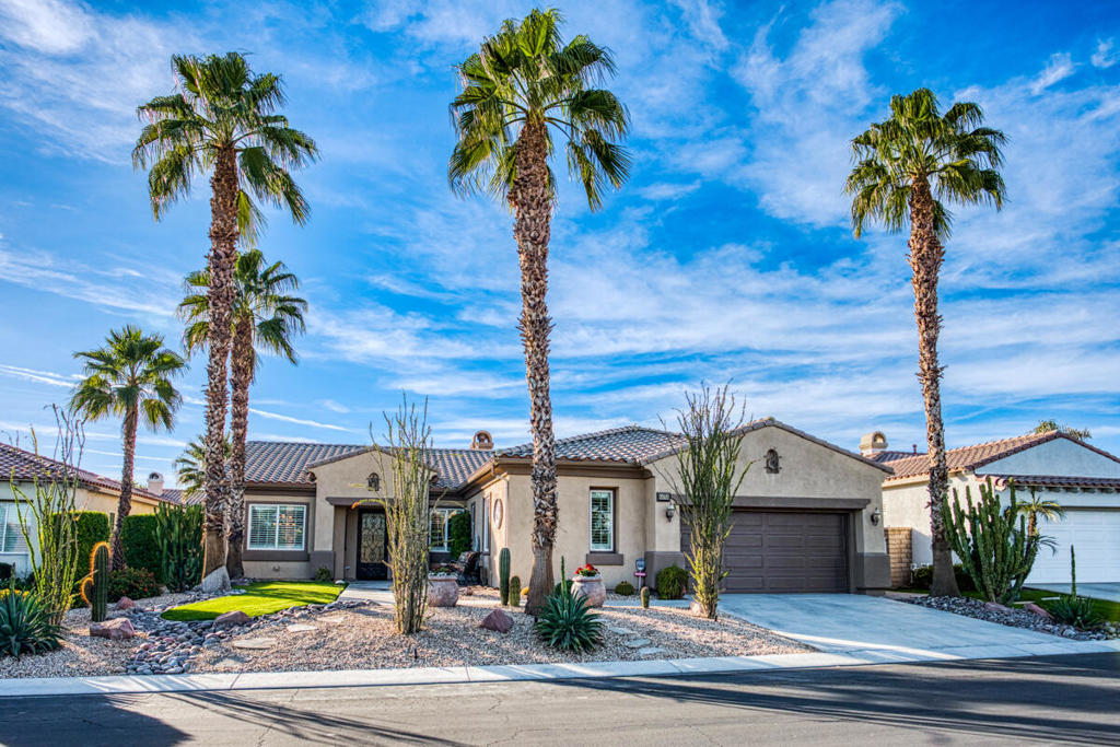 44755 Via Rosa Trail