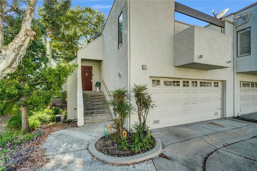 Wow ***Value Range Price $698,000-$718,000***Cute & contemporary condo in the hills of Orange. Premium end unit/interior location at end of cul de sac (nice greenbelt on rear patio). A Private entrance opens to large living room with cozy fireplace and soaring high ceiling. Lots of windows, skylight, separate dining area(can be used as office). 3 patios, huge master suite with dual closets, large oval tub shower and double sinks. Full size indoor laundry room, tons of storage include huge storage area off stairwell, 2 car attached garage with direct access. Walk paths and hiking trails close by-just across street of Cannon. Enjoy convenient access to toll roads, Peter's Canyon, Irvine Regional Park and 22/5/55/91 freeways. Resort style pool, spa and barbecues along with another pool and spa just for Stream House residents. Best of all no Mello Roos taxes.
